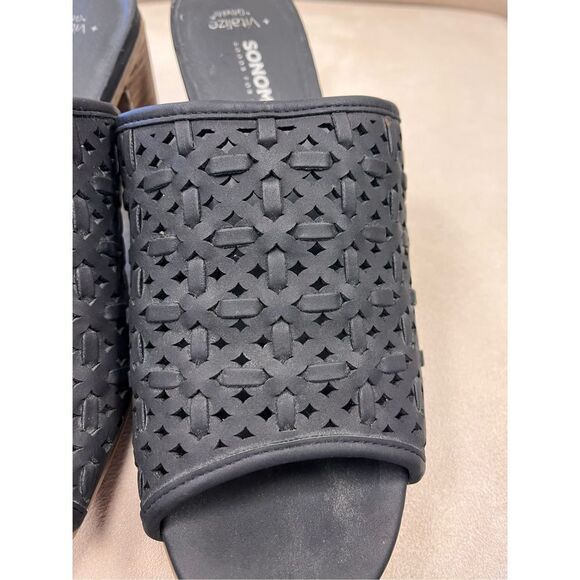 Sonoma Careen Black Heeled Open Toe Mules sz 9
EUC - Picture 3 of 7